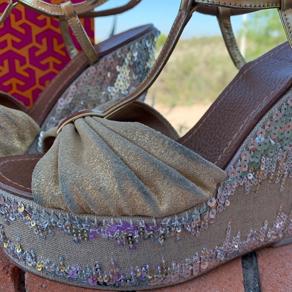 - Tory Burch gold shoes - Picture 10 of 10